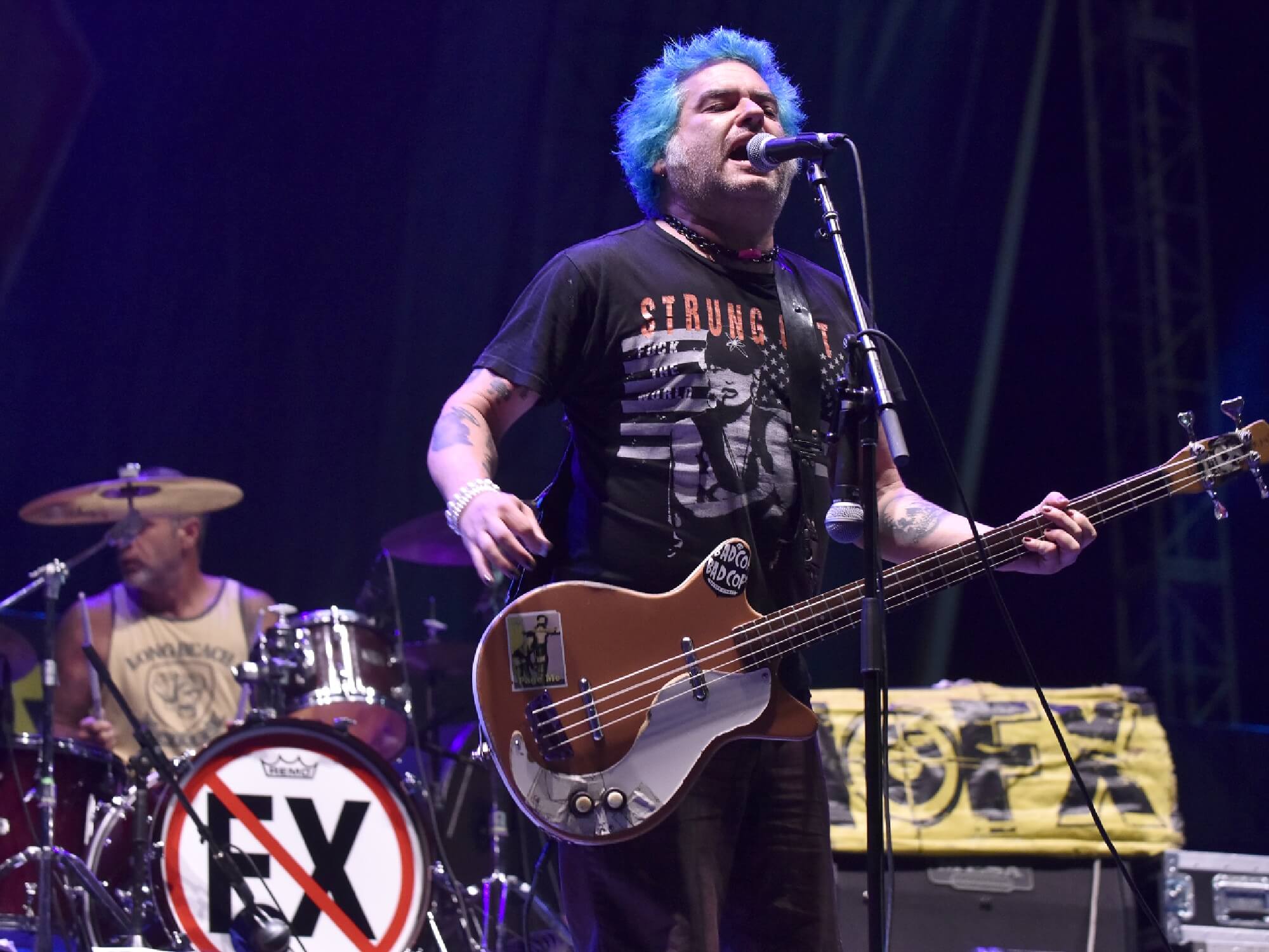 O Fat Mike, frotntman των NOFX live